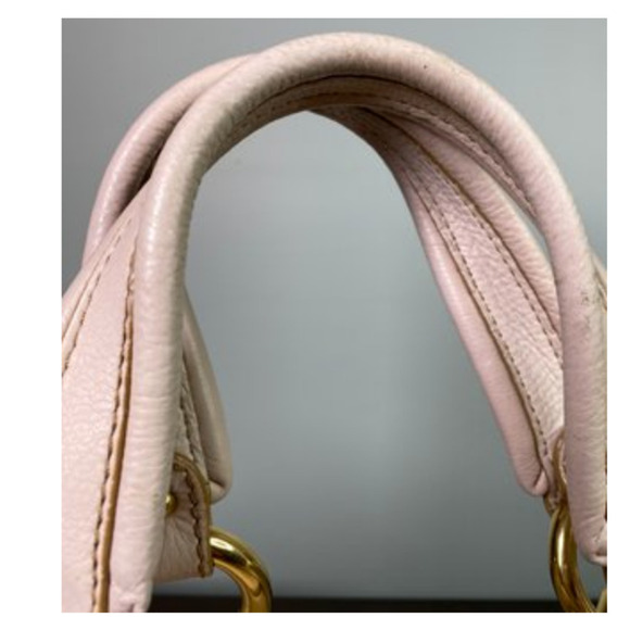 Marc Jacob’s Double-Handle Soft Leather Tote Handbag in Buff MJ462 - Picture 6 of 16